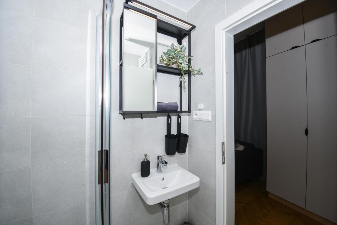 City Center Studio - Comfy & Modern Bratislava Exterior photo