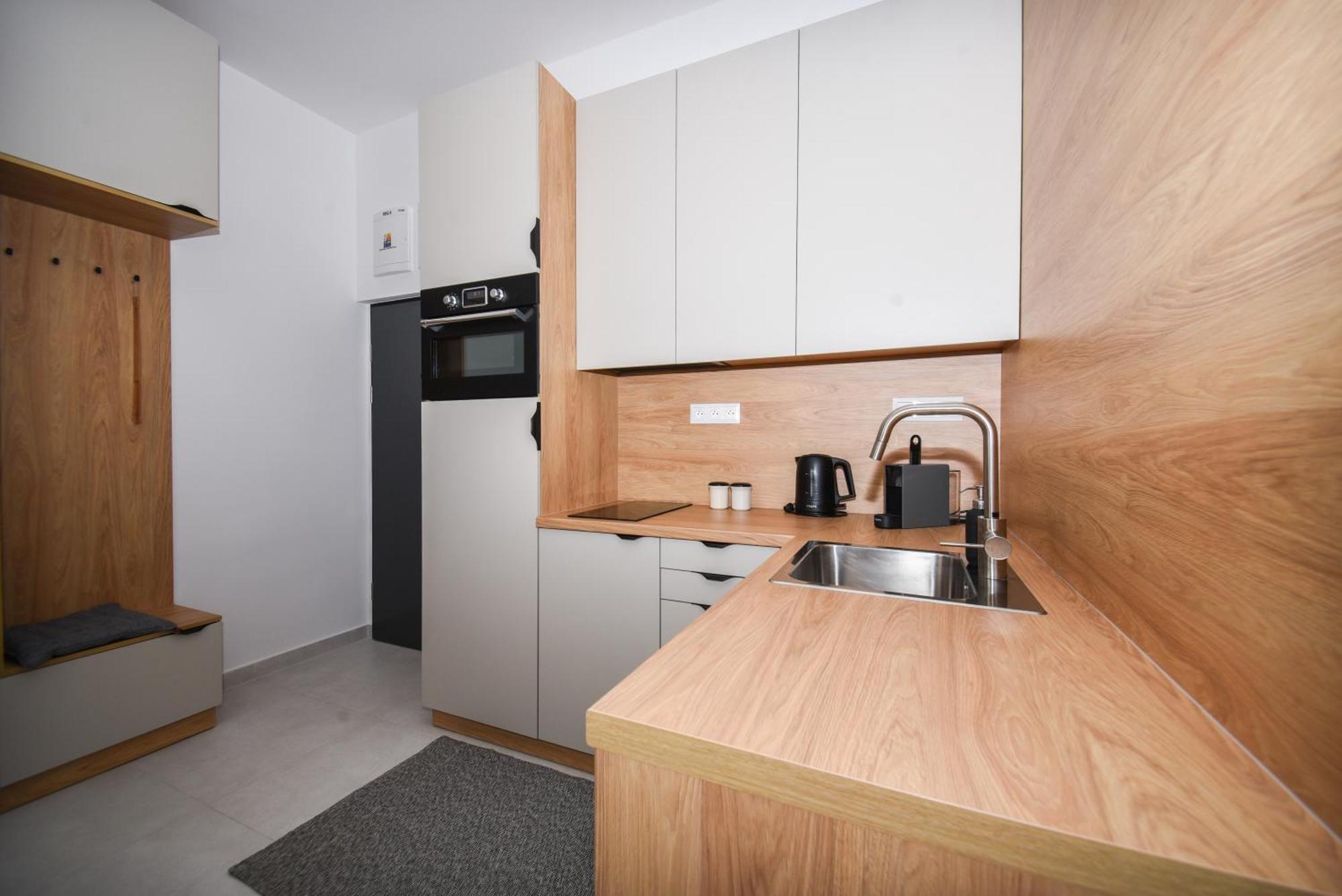 City Center Studio - Comfy & Modern Bratislava Exterior photo
