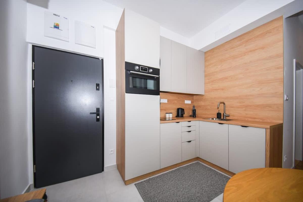 City Center Studio - Comfy & Modern Bratislava Exterior photo