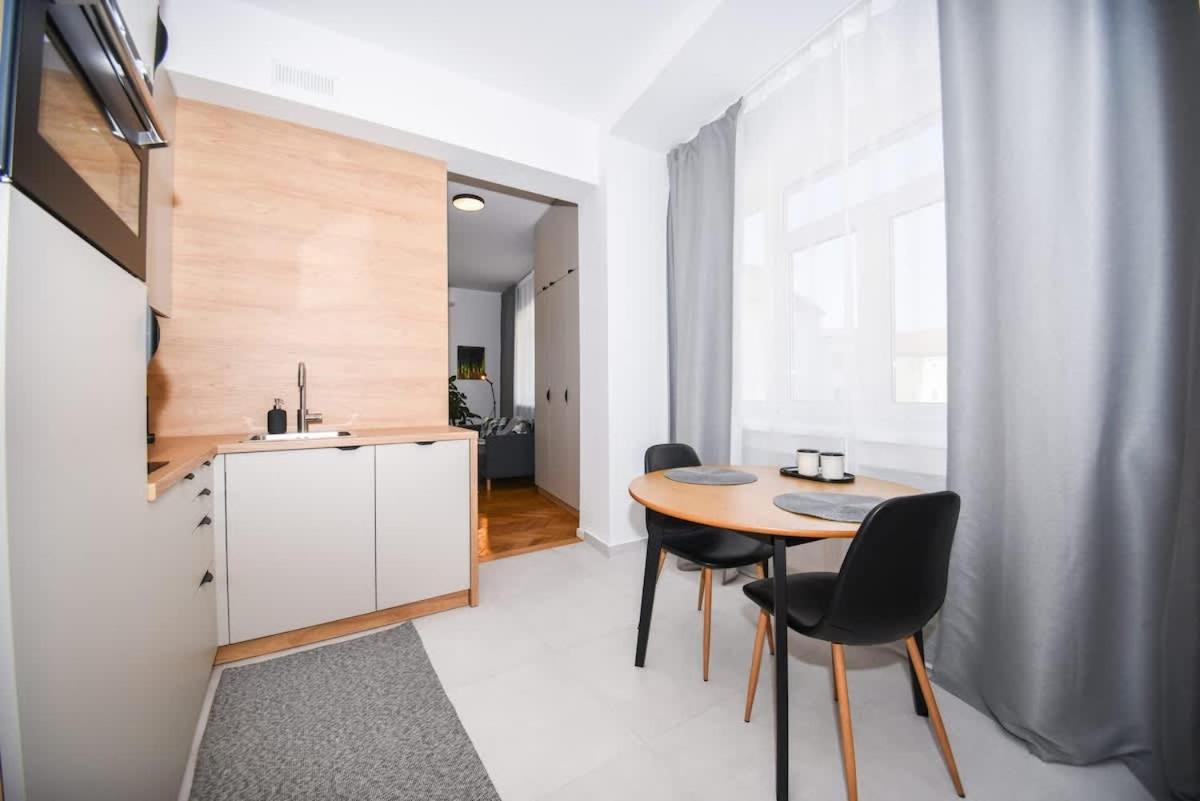 City Center Studio - Comfy & Modern Bratislava Exterior photo